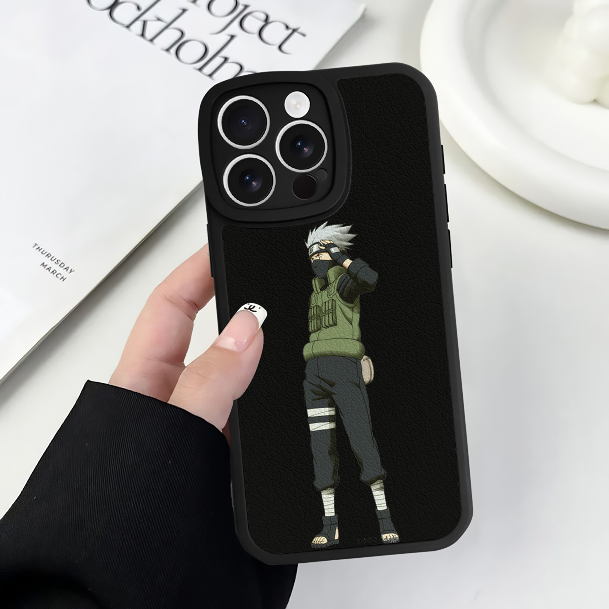 （画像用） NARUTO -ナルト- はたけ カカシ Hatake Kakashi 【iPhone 16シリーズ対応】シリコンスマホケース（レザー調） 材質：シリコン